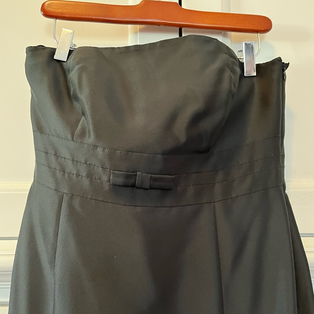 strapless basic black dress size 8P - Ann Taylor. Simple but so nice